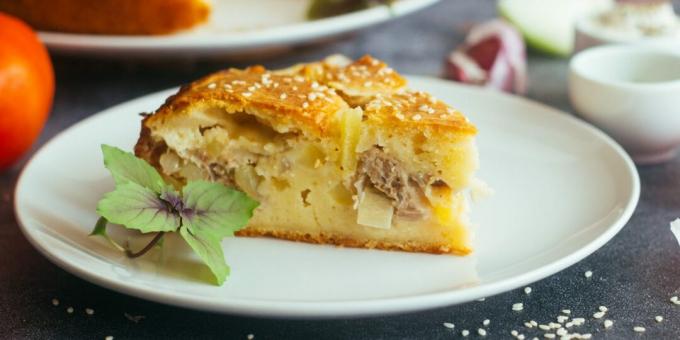 Jellied pie with chicken and potatoes