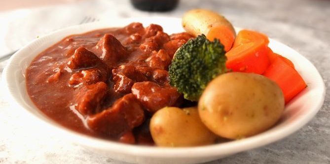 How to cook the stew of pork and beef with beer sauce