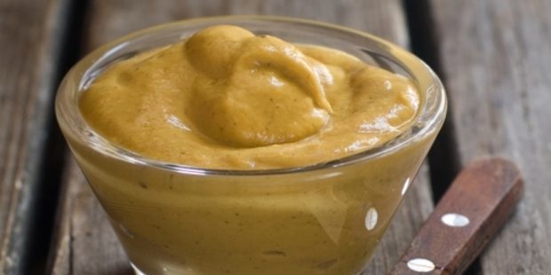 Spicy homemade mustard