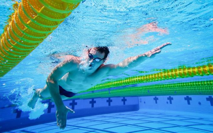 Swimming Benefits: healthy lungs and heart