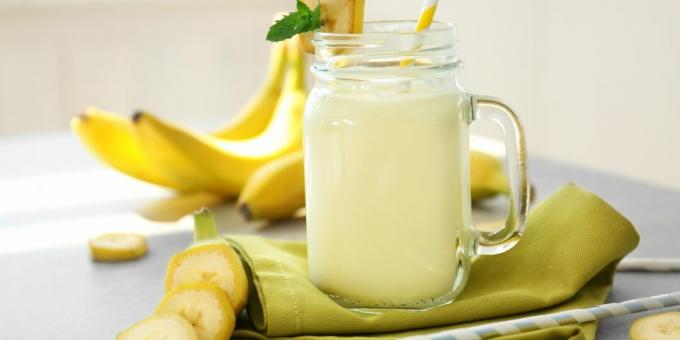 Milkshake with banana and cream cheese