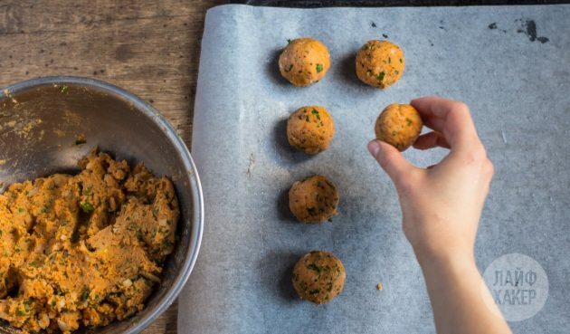 Falafel Recipe: Roll into balls with oiled palms