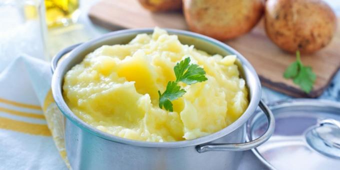 Mashed potatoes with three types of cheese