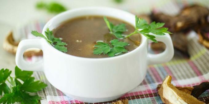 Dried mushroom soup with chicken