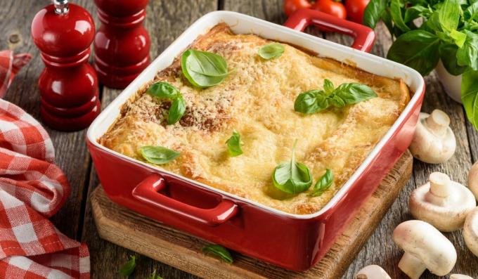 Lasagne with mushrooms and béchamel sauce