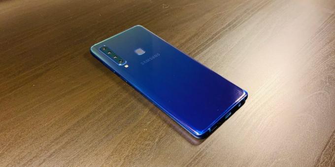 Samsung Galaxy A9: Rear panel