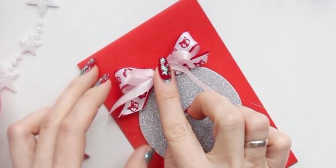 New Year postcards with their own hands: add the second bow