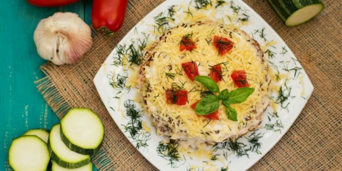 Snack cake from zucchini with cheese