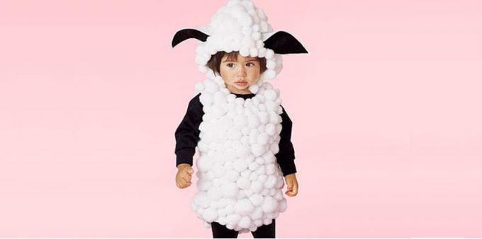 Christmas costumes with their own hands: Lamb