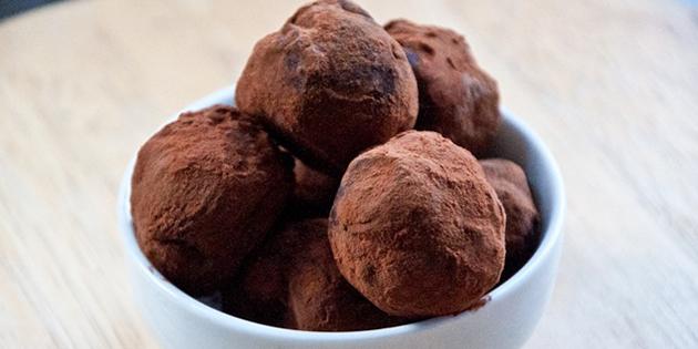 Chocolate truffles in cocoa