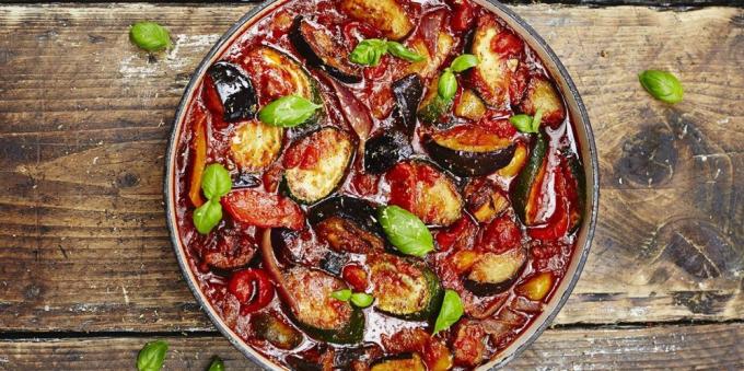 Vegetable stew with courgettes, aubergines, tomatoes and peppers