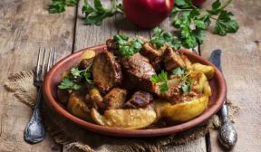 Pork with apples and ginger
