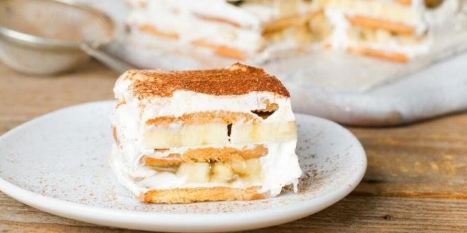 Tiramisu with bananas