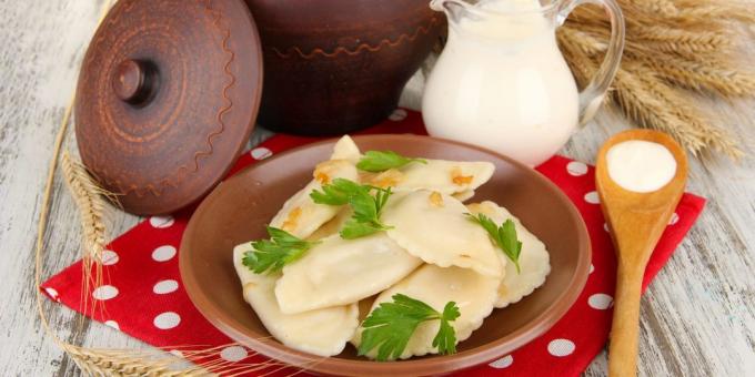 Dough on yogurt for dumplings and dumplings