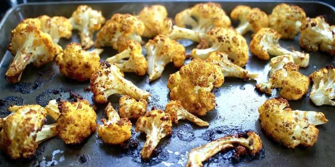Recipe cauliflower in the oven with red pepper, cinnamon and turmeric