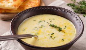 Cheese soup with chicken hearts