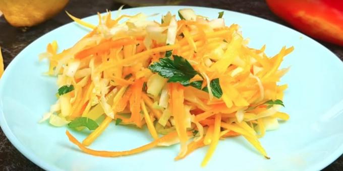 How to prepare a salad with pumpkin, cabbage, carrots, peppers and apple