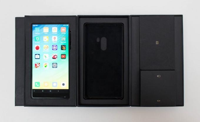 Xiaomi Mi Mix: supplied