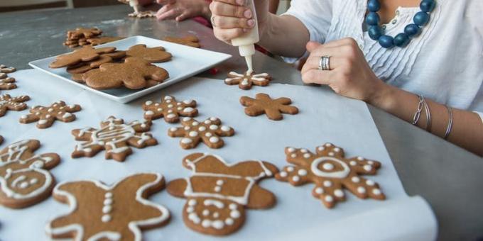 How to decorate Christmas cookies classical glaze