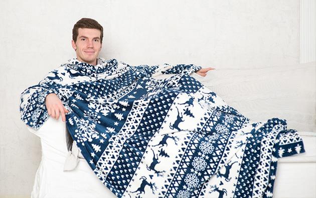 Gifts for the New Year: New Year's blanket with sleeves