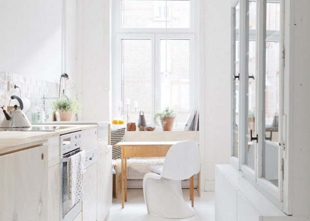 The narrow kitchen: dining area