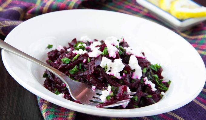 Salad with baked beetroot, beet greens and cheese
