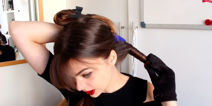 Hairstyles with bangs: wind your hair on a curling iron