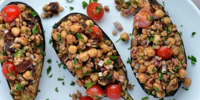 Stuffed eggplant with barley and chickpea