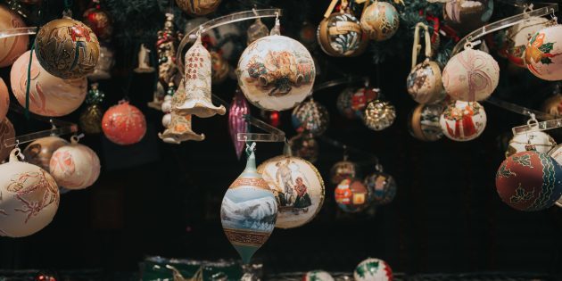 What to give your loved ones on New Year tree decorations