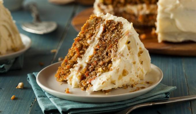 Carrot cake with nuts, raisins and buttercream