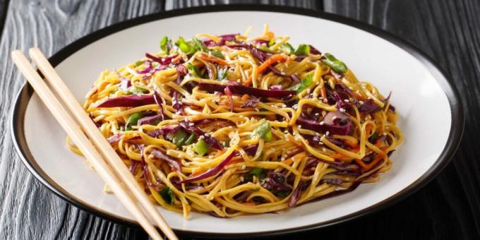 Oriental style egg noodles with vegetables