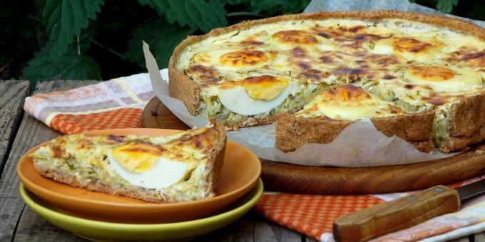 Quiche with cabbage, eggs and bacon