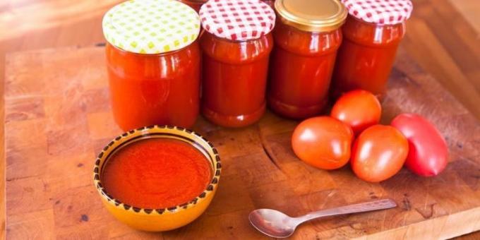 Classic homemade ketchup