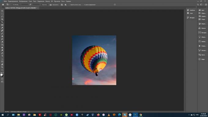 How to crop a photo in Photoshop: press Enter (Windows) or Return (Mac OS)