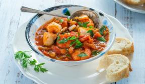 Fish stew with shrimps in tomato sauce
