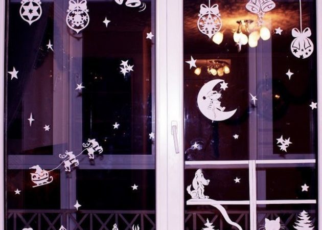 How to decorate a house on New Year's Eve: windows