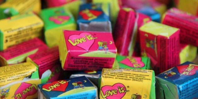 What to give your loved one on New Year's: Love is a block gum