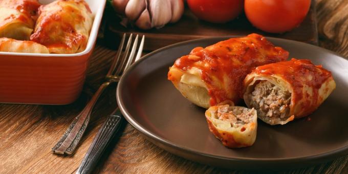 Stuffed cabbage and tomato paste