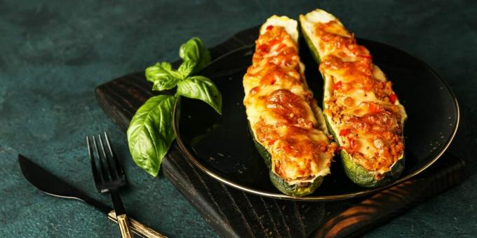 Zucchini boats with minced pork and cheese