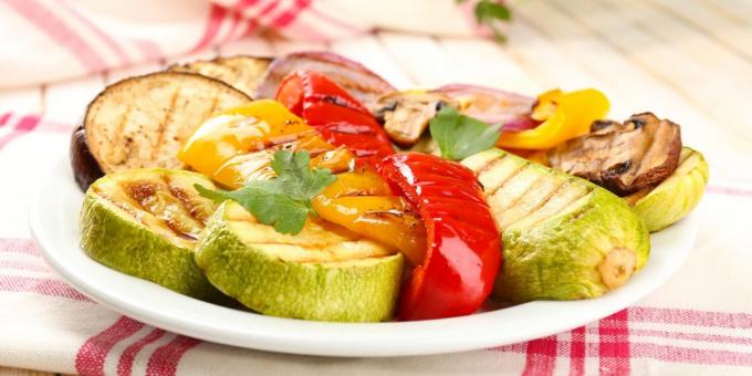 What to cook outdoors, except for meat: grilled vegetables