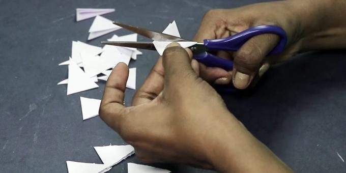 Birthday card with your own hands: Cut triangles from the white paper