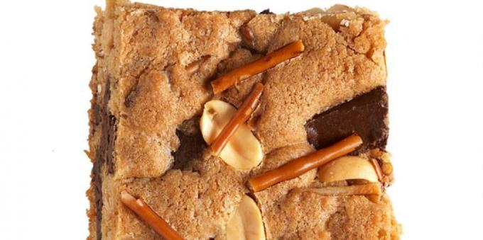 Recipes tasty cookies: Cookies with peanuts and salt sticks