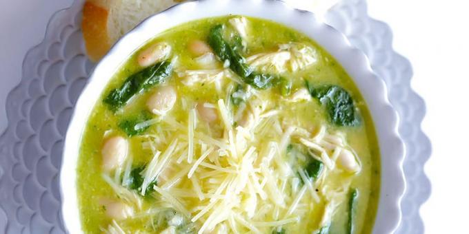 Recipe chicken soup with pesto and Parmesan