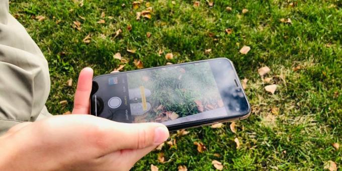 iPhone XS review: The screen in sunlight