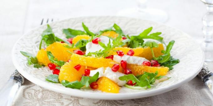 Simple salad with oranges and cheese