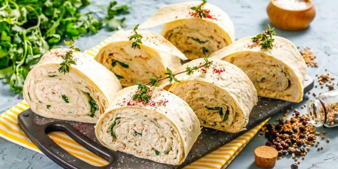 Lavash roll with chicken