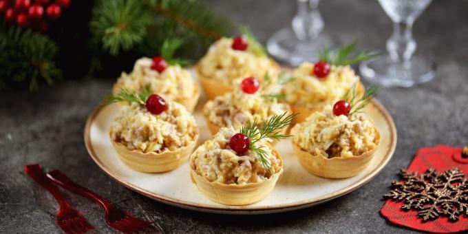 Tartlets with cod liver, eggs and cheese