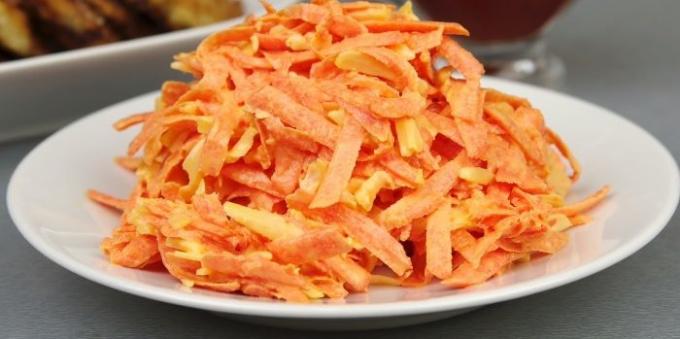 Carrot salad, cheese and garlic
