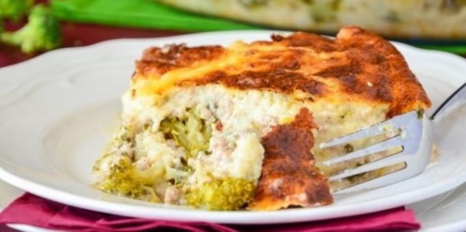 Recipes: Baked meat with broccoli, cauliflower and dairy-cheese sauce