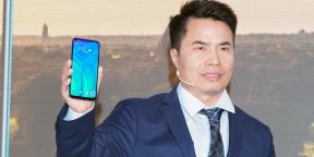 Huawei showed first smartphone with a hole in the screen under the camera selfie